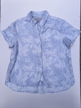 Tommy Bahama Light Blue and White Floral Button-Down Shirt W-S/P, 100℅ Linen